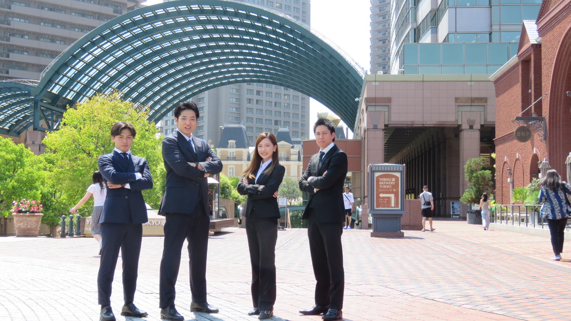 弊社の経営陣です！平均年齢24歳！