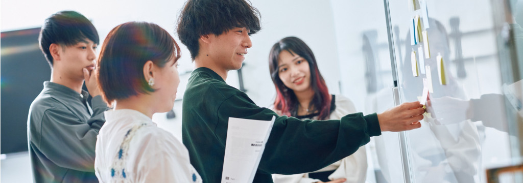 株式会社キュービックの「学生」の枠を超えろ。月100万円の意思決定権を持つマーケターへ。 創業時からインターンが主役のキュービックで、本質的な「インサイト」を学ぶ。のカバー画像