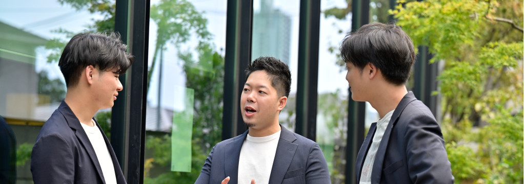 ビーモーション株式会社の【未経験歓迎／月収100万円可】Zoom商談でクロージングまで担当｜訪問・テレアポなしのカバー画像