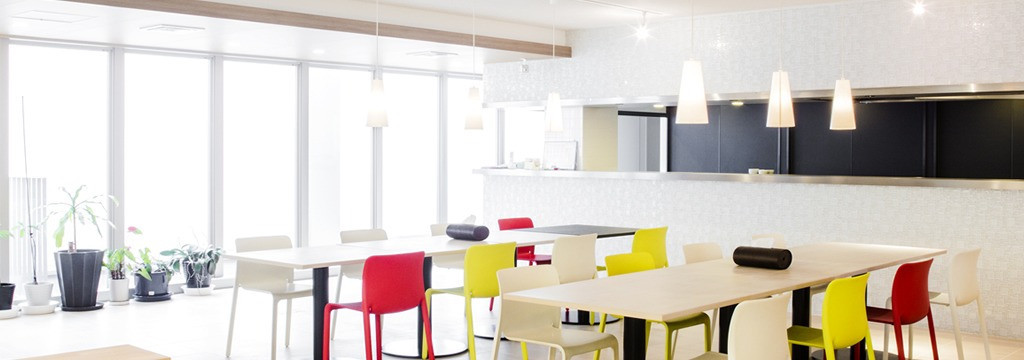 株式会社アースケアの社員食堂の調理・メニュー作成など、キッチンスタッフの実務ができる長期インターンのカバー画像