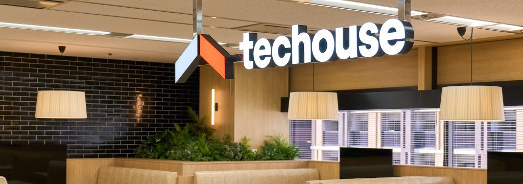 株式会社Techouseの<実務未経験OK / エンジニア長期有償インターン> 研修制度・教育支援制度充実！自社プロダクトのWeb開発業務を"PM"として「設計から実装まで」お任せしますのカバー画像
